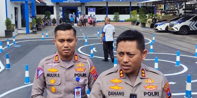 Sidak Satpas, Kapolres Blitar Kota Pastikan Pembuatan SIM Bebas dari Calo