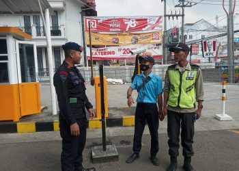 JAGA KEAMANAN KAMTIBMAS PATROLI SAT  BRIMOB POLDA  JABAR SAMBANGI MALL CIPLAZ CIPANAS
