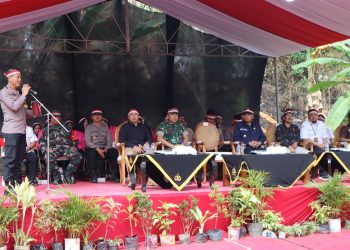 Polres Tulungagung Mengikuti Penanaman Pohon Secara Serentak