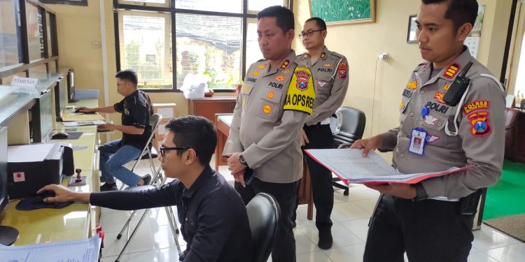 Pastikan Pelayanan Maksimal, Kapolres Blitar Kota Sidak Ruang Pelayanan Publik