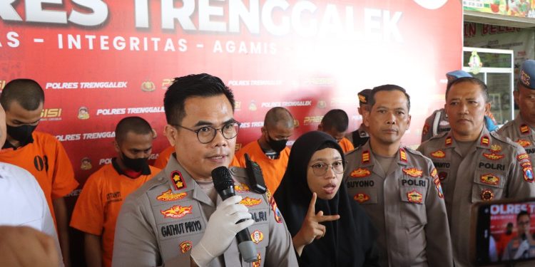 Dua Pekan Operasi Tumpas Narkoba, Polres Trenggalek Berhasil Amankan 8 Tersangka dengan BB Sabu dan Ribuan Pil Koplo