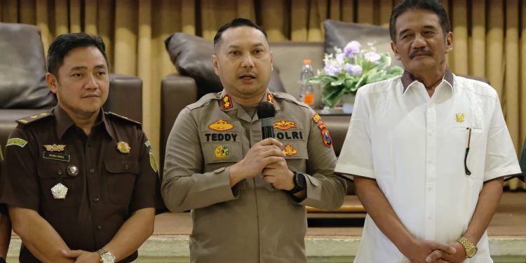 Kapolres Kediri Kota Hadiri Seminar Nasional Oleh FKUB Kota Kediri