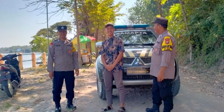 Polsek Bringin Patroli Waduk Pondok di Ngawi, Ciptakan Rasa Aman Pengunjung