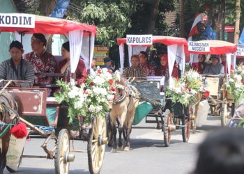 Kenakan Pakaian Adat Jawa, Kapolres Ikuti Rangkaian Prosesi Hari Jadi ke-829 Kabupaten Trenggalek