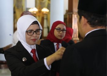 Puluhan Tahun Mengabdi,ASN Pemkab. Blitar Di Anugerahi Satyalencana Karya Satya.