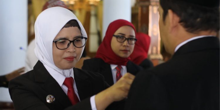 Puluhan Tahun Mengabdi,ASN Pemkab. Blitar Di Anugerahi Satyalencana Karya Satya.