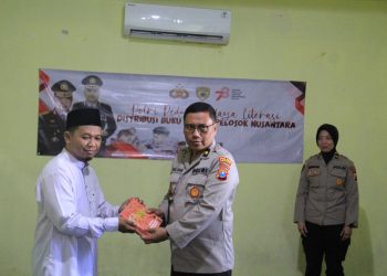 Dukung Budaya Literasi, Polres Kediri Kota Distribusikan Buku Baca di Yayasan Ar Risalah