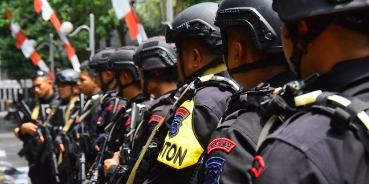 SAT BRIMOB POLDA JABAR BERSAMA POLRES SUKABUMI GELAR SISPAMKOTA