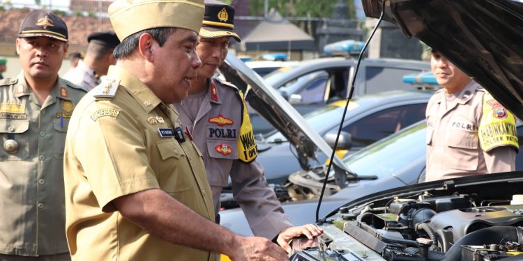 Wakil Bupati Kendal Pimpin Apel Gelar Pasukan OPS Zebra Candi 2023 di Halaman Mapolres Kendal