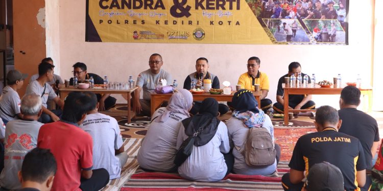 Lewat Candra Kerti, Polres Kediri Kota Gelar Bakti Sosial Hingga Pengecekan Kesehatan Gratis