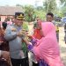 Emak-emak Jogorogo Kelilingi Kapolres Ngawi, Ada Apa?