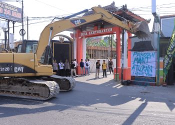 Penertiban Tugu Pencak Silat di Madiun: Wujud Kepatuhan Terhadap Tata Ruang Wilayah