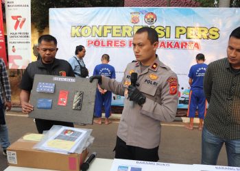 *Kabid Humas Polda Jabar : Gelapkan Uang Perusahaan Sebesar Rp. 2,5 Milyar, Seorang Karyawan Diamankan Polisi*