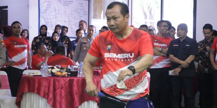 Peringati Hari Olahraga Nasional, Polda Jatim Gelar Badminton Kapolda Cup 2023