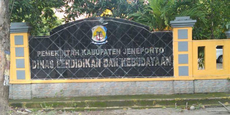 DISDIKBUD JENEPONTO BELUM BAYARKAN UANG TRANSPOR DAN UANG UPA KEGIATAN PESERTA PELATIHAN IMPLEMENTASI KURIKULUM MERDEKA DI MAKASSAR