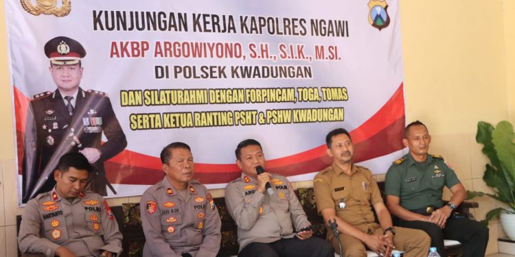 Kapolres Ngawi Jalin Silaturahmi dengan Forkopimcam Kwadungan