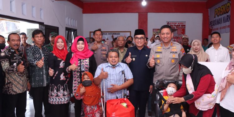 Polres Blitar Kota Gelar Baksos Dan Pengobatan Gratis Di Posko Kampung Tangguh Narkoba