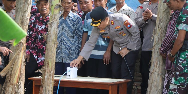 Atasi Kekeringan Polres Trenggalek Serahkan Bantuan Sumur Bor Kepada Warga Dermosari