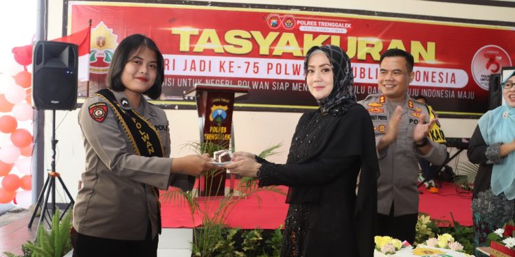Peringati HUT ke-75 Polwan, Kapolres Trenggalek: Tingkatkan Kualitas Diri dan Kompetensi
