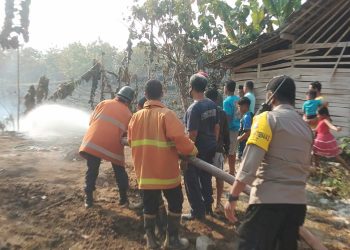 Polsubsektor Kasreman Ngawi Berhasil Padamkan Kebakaran