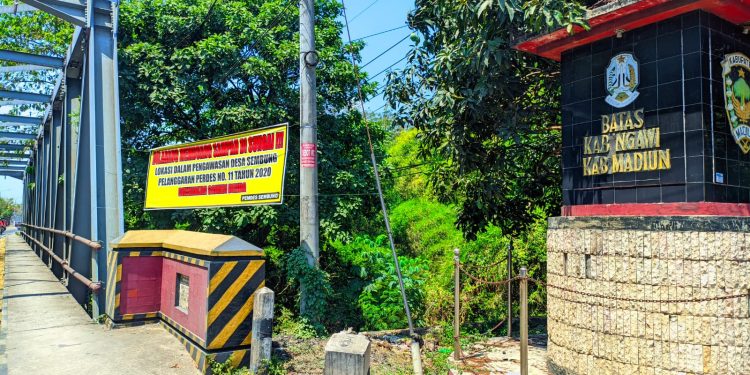 Problematika Sampah Berserakan di Jembatan Perbatasan