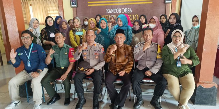 Posyandu Remaja, Kapolsek Durenan Ingatkan Orang Tua Aktif Awasi Pergaulan Anak