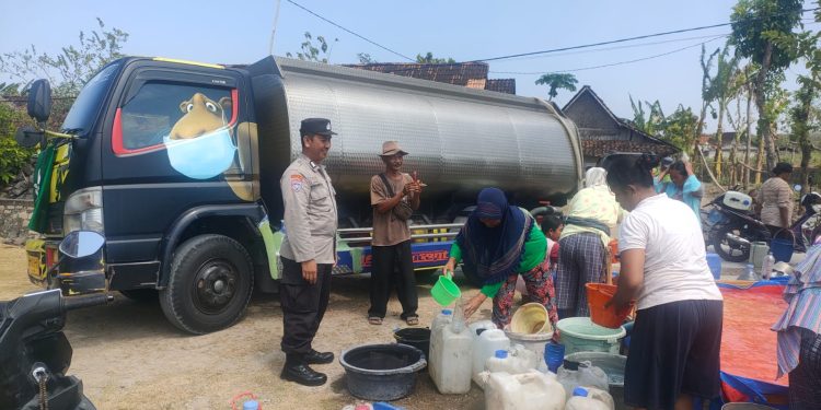 400 KK di Pitu Ngawi Mendapat Bantuan Air Bersih Dampak Kekeringan