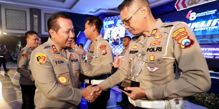 Satlantas Polres Tanjung Perak Raih Juara I Lomba Olah TKP Tingkat Polda Jatim