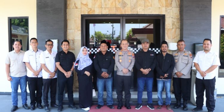 Pererat Sinergitas Jelang Pemilu, Kapolresta Mojokerto Silaturahmi Dengan Bawaslu