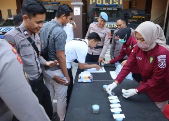 Cegah Penyalahgunaan Narkoba, Polres Kediri Kota Adakan Tes Urine Bagi Anggota