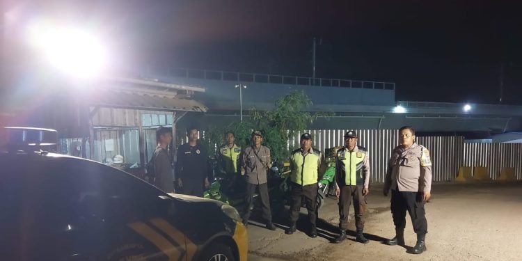 POLDA JABAR HIMBAU WARGA TIDAK BERADA DI JALUR KERETA CEPAT