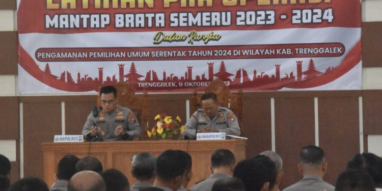 *Buka Latpraops Mantap Brata Semeru 2023-2024, Kapolres Trenggalek Ingatkan Netralitas Polri*