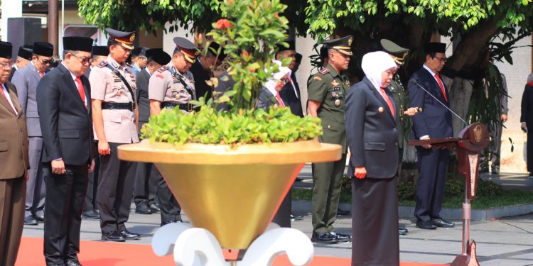 Polres Blitar Kota Hadiri Ziarah Makam Bung Karno di Blitar Jelang Hari Jadi Jatim Ke-78 Bersama Gubernur Khofifah