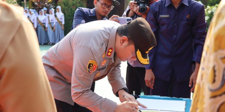 Stop Bullying Di Kalangan Pelajar, Kapolres Kendal Lakukan Sosialisasi Menjadi Irup di SMK Bina Utama Kendal