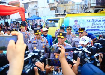 Hari Jadi Ke-72 Humas Polri Dirayakan Dengan Berbagi Air Bersih