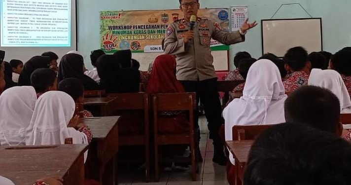 Kabid Humas Polda Jabar : Polisi Datang Ke Sekolah Binluh ke Siswa Stop Perundungan dan Narkoba di SDN 5 Buniseuri