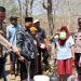 Polisi dan TNI Datang Saat Kemarau Panjang Warga Desa Krebet di Ponorogo Riang
