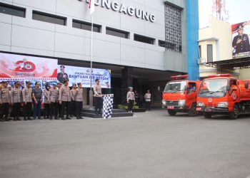 Polisi Salurkan Bantuan Air Bersih ke Tiga Kecamatan di Tulungagung