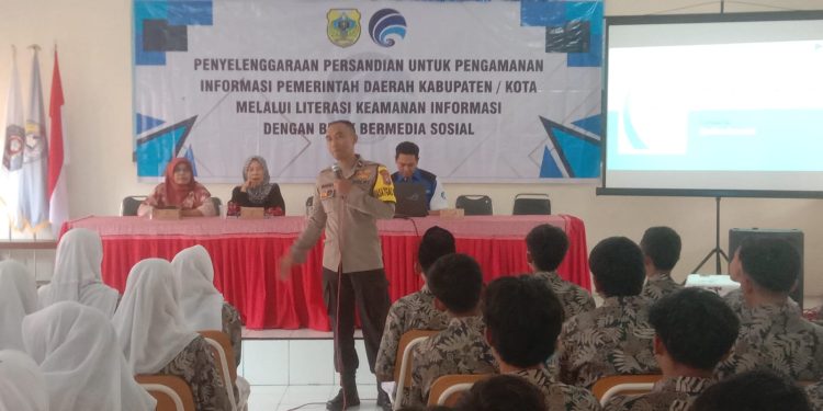 Cegah Bullying Polres Bondowoso Sosialisasikan Literasi Digital kepada Para Pelajar