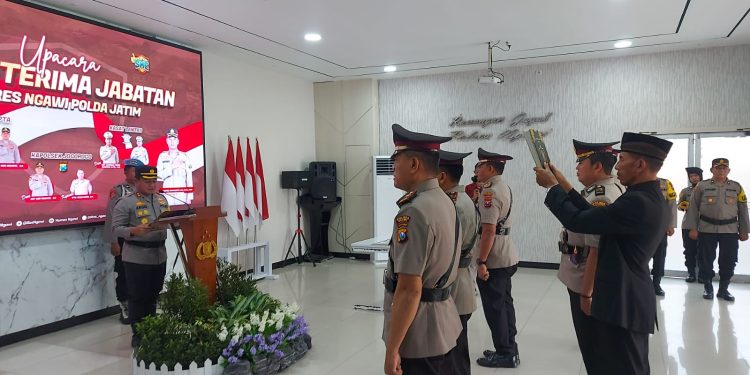 Kapolres Ngawi Pimpin Upacara Sertijab di Ruang Guyup