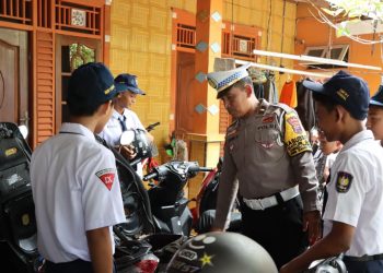 Polres Kendal Patroli Sambangi SMPN 1 Kendal Antisipasi Tawuran Antar Pelajar