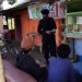 *ANGGOTA SAT BRIMOB POLDA JABAR JAGA KAMTIBMAS DAN HIMBAU TUKANG OJEG PANGKALAN UNTUK DISIPLIN DALAM BERLALU LINTAS*