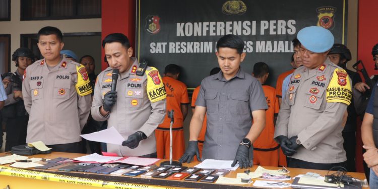 *Kabid Humas Polda Jabar : Polisi Berhasil Ungkap Kasus Curat Uang 700 Juta Rupiah*