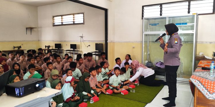 Cegah Bullying di Sekolah Polres Kediri Kota Blusukan ke Sekolah