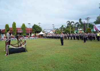 Polres Batang Amankan Truk Pengangkut 65 Batang Kayu Jati Ilegal