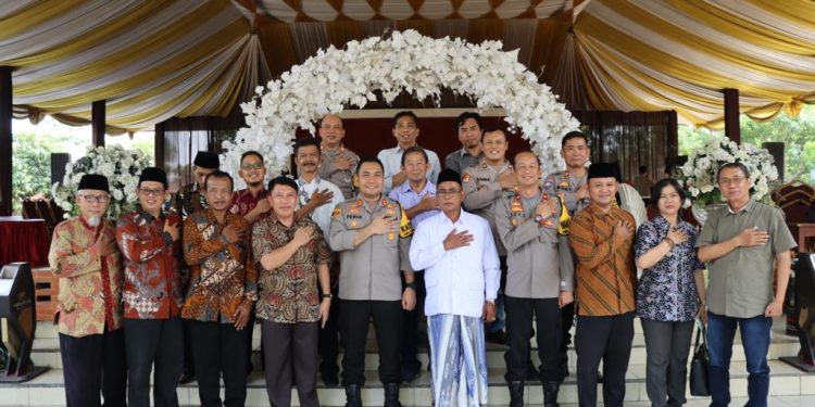 Silaturahmi Dengan FKUB, Kapolres Kendal Ajak Tokoh Agama Berperan Aktif Ciptakan Situasi Pemilu 2024 Aman dan Sejuk