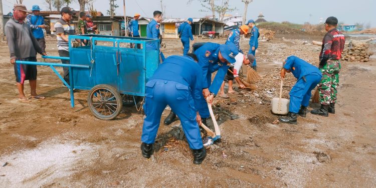 Memperingati HUT ke – 73 Polairud, Sat Polairud Polres Batang Gelar Aksi Peduli Lingkungan