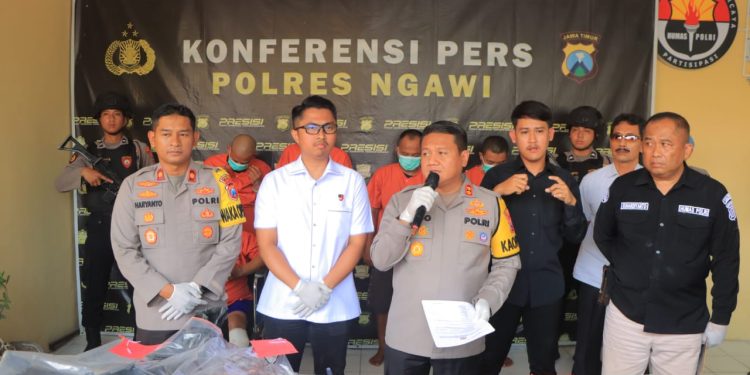 Beraksi di 100 TKP, Polres Ngawi Tangkap Dua Pelaku Pencurian Mesin Dinamo Sumur dan Sepeda Motor yang Resahkan Petani