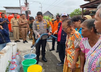 Polres Blitar Kota Bersama Forkopimda Kembali Droping Air Bersih Untuk Warga