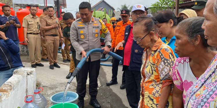Polres Blitar Kota Bersama Forkopimda Kembali Droping Air Bersih Untuk Warga